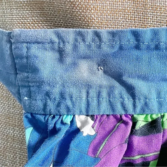 Blue Floral Vintage Pinafore Apron - Picture 14 of 17